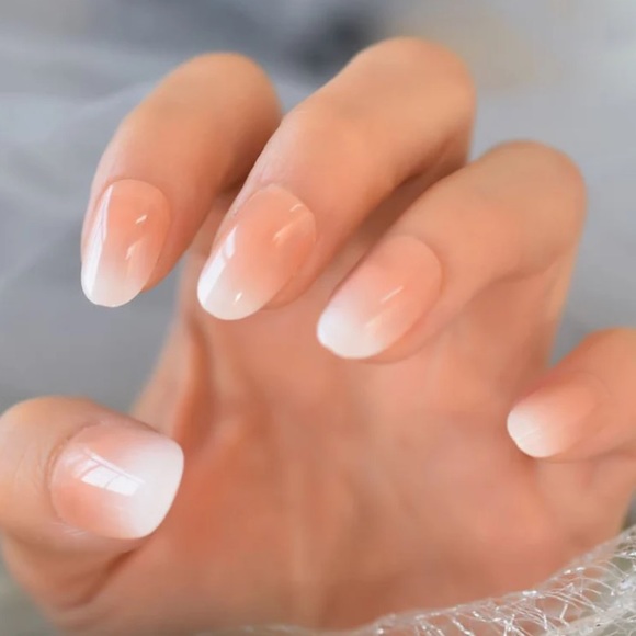 Short Oval Press on Nails / Glue On Nails / Ombre Nails / Short Press on Nails - Picture 2 of 3